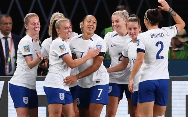英格兰女足1-0丹麦迎2连胜的相关图片
